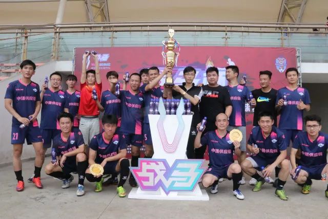 弗赖堡就20岁前锋法哈特与卡尔斯鲁厄展开谈判